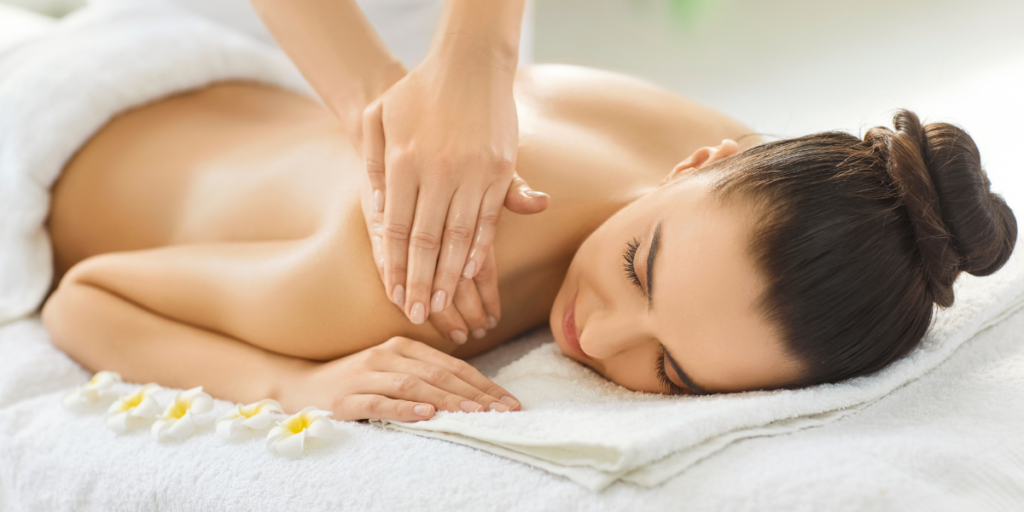 massage mẹ sau sinh