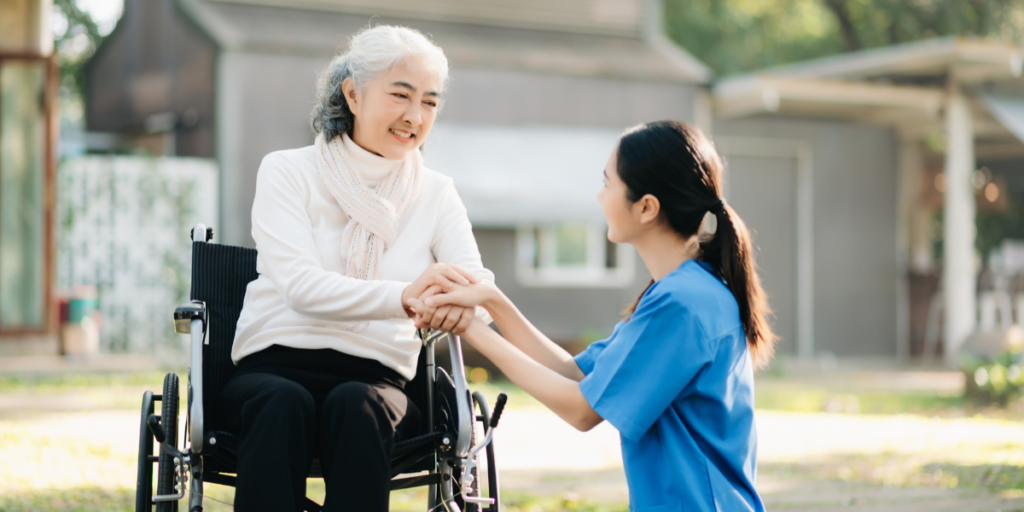 chăm sóc người cao tuổi tại nhà